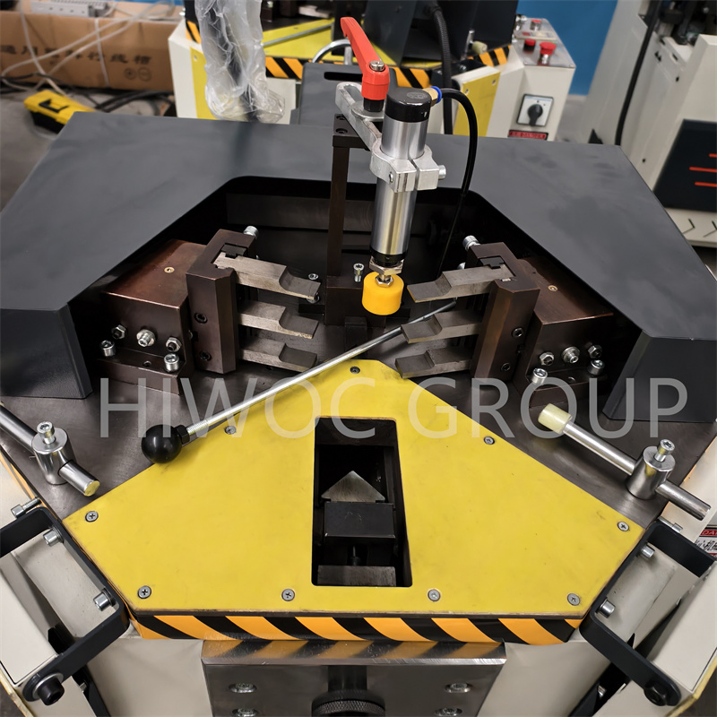 2026 Automatic Hydraulic Aluminum Corner Crimping Machine for Window Door Fabrication