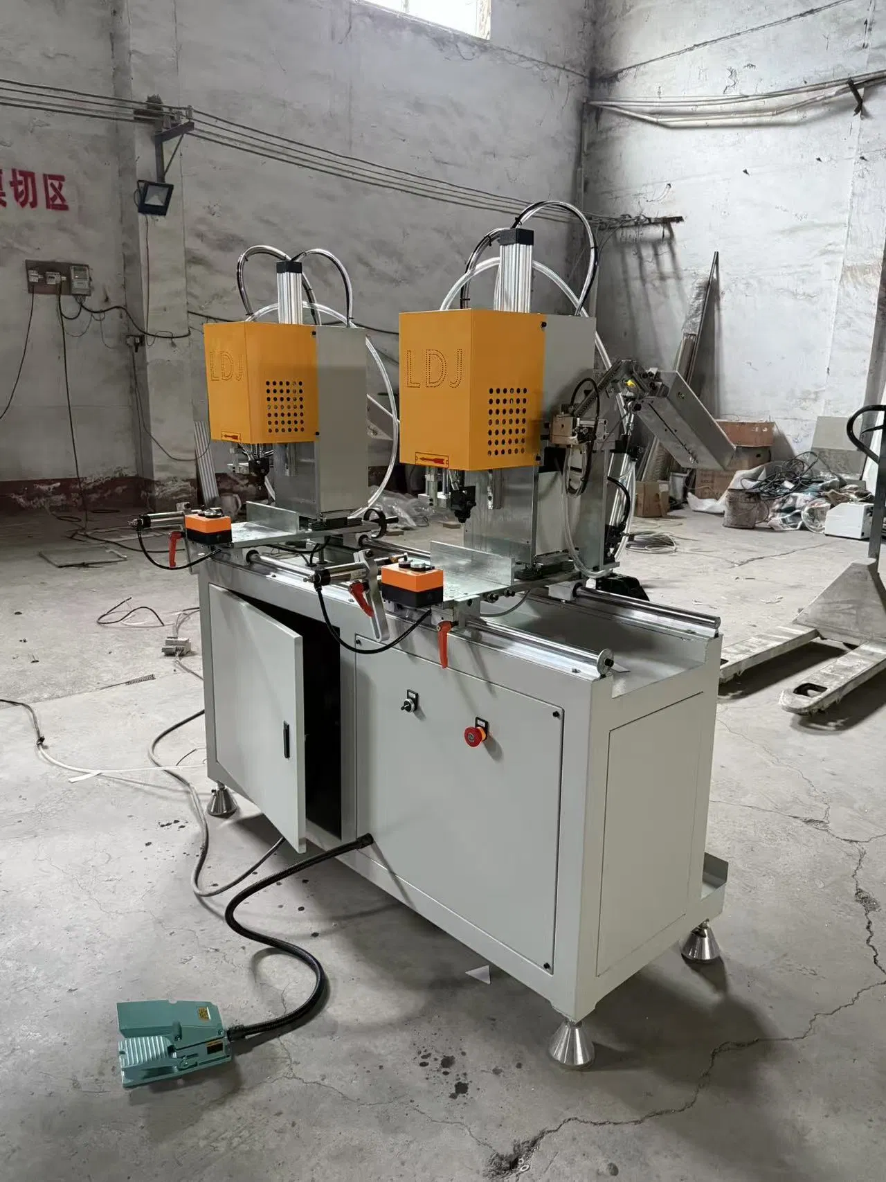 Door and Window Machine Double Head PVC UPVC Screw Fastening Machine