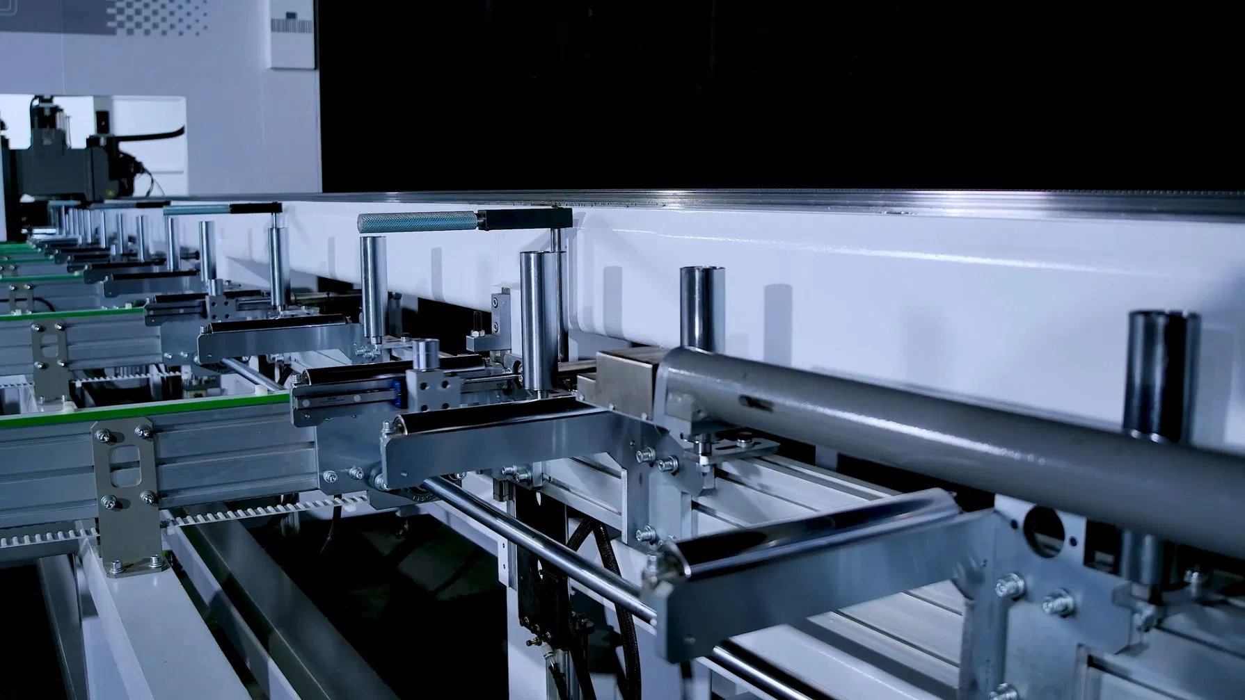 CNC Automatic Aluminium Window Door Machining Milling Making Mill Drill Router Drilling Extruder Welding Engraving Punching Laser Machine G20