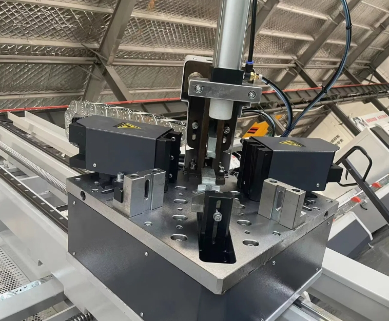 Four Head CNC Corner Crimping Machine for Aluminum Frame Combining Window Door Making Machinery Supplier