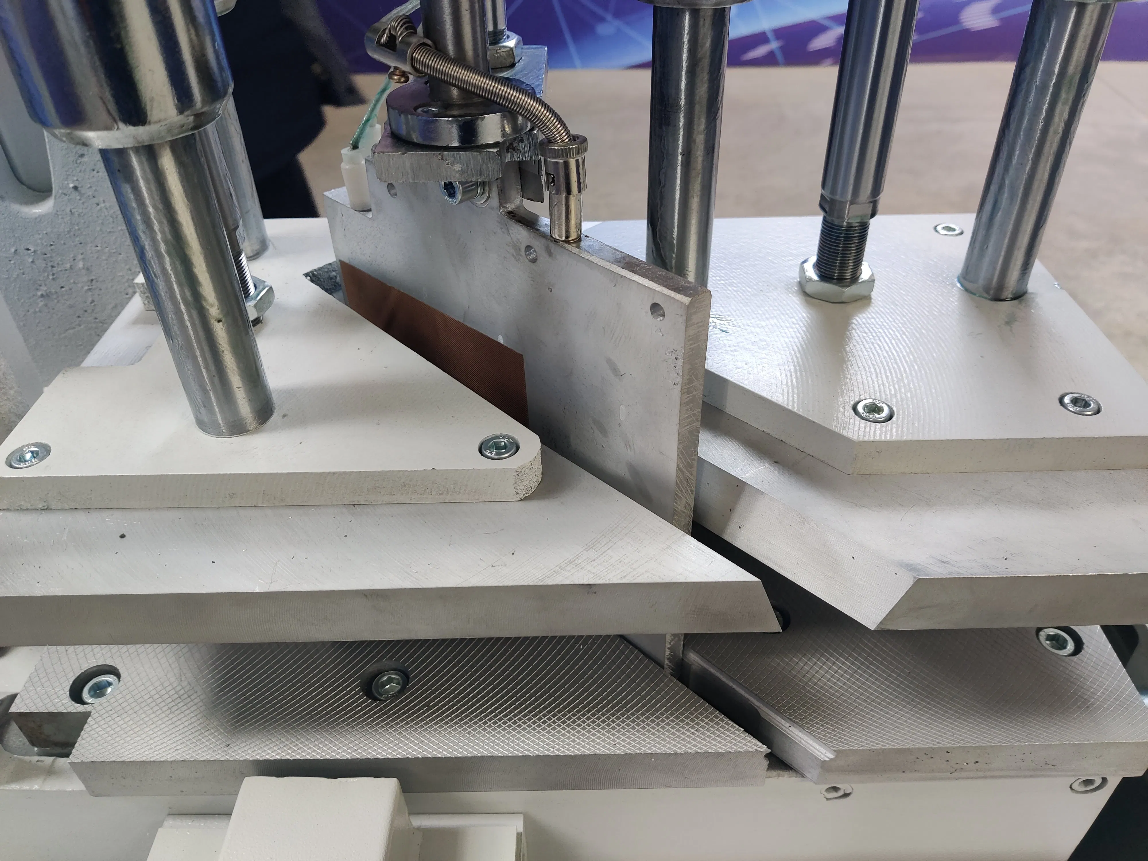 Nisen Shz01-100 CE ISO Factory Plastic Profile Welding Equipment UPVC PVC Window Door Machinery Common/Seamless/CNC Single Head Welding Machine