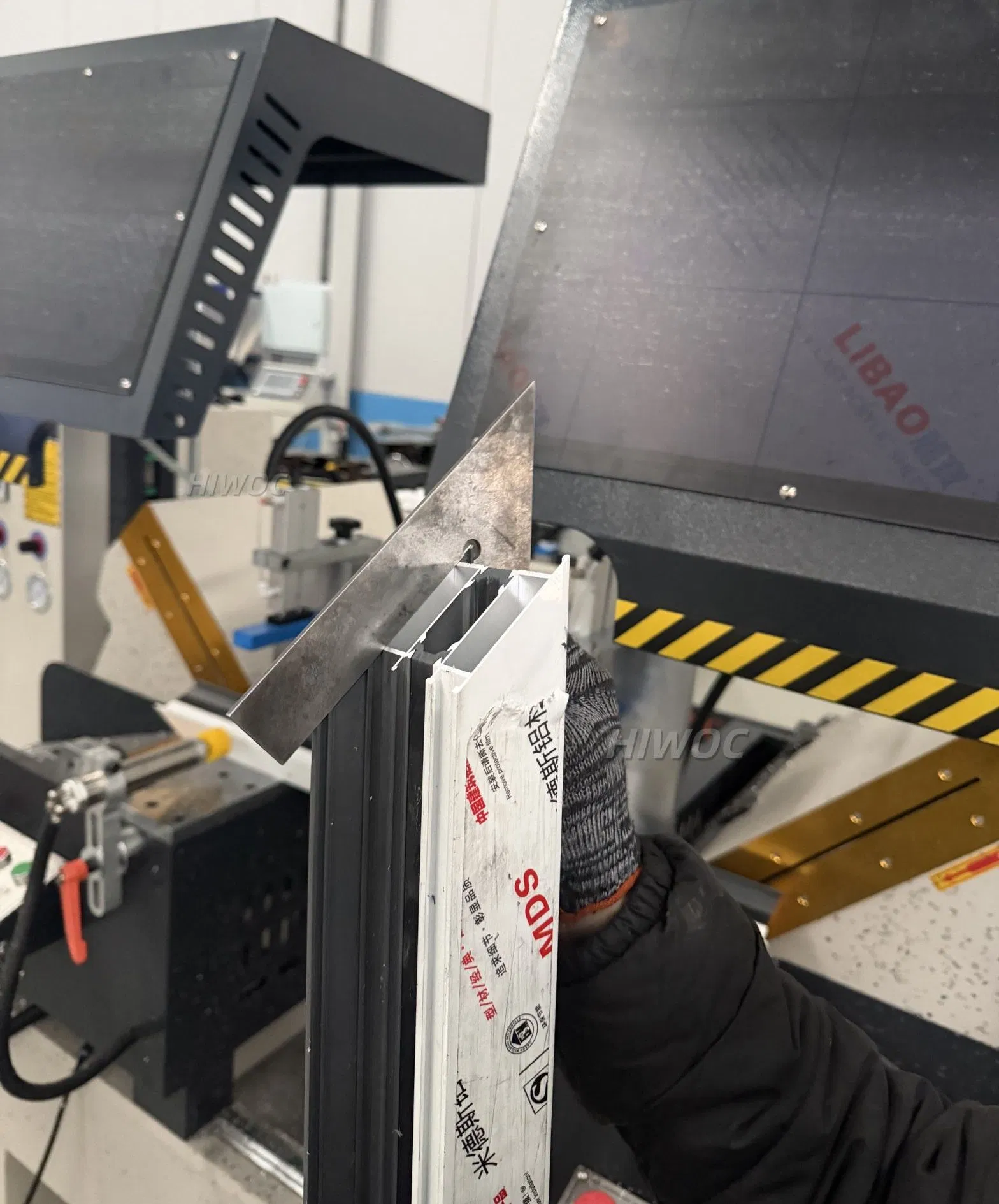 High Precision Manufacture Aluminum Alloy UPVC PVC Double-Head Precision CNC Cutting Saw Machine