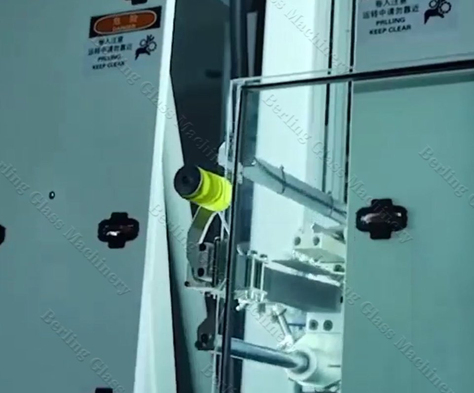 Automatic Insulating Glass Sealing Robot Igu Double Glazing Insulated Glass Machinery