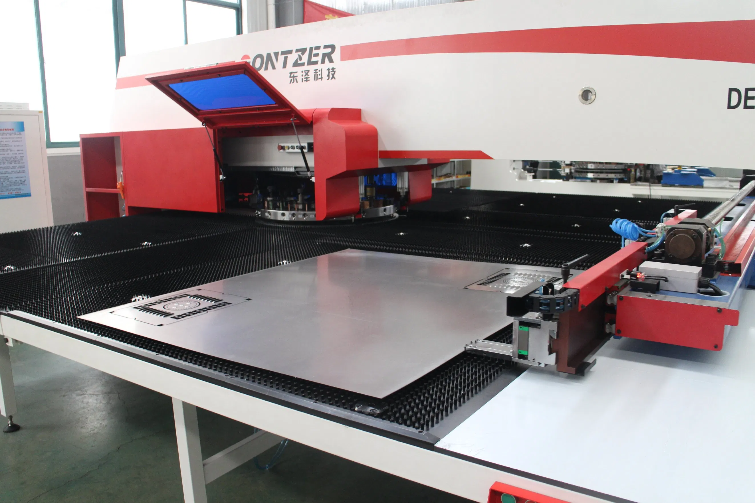 Punching Hole Holes Aluminum Aluminium Curtain Wall Drilling Metal Plate CNC Servo Turret Punch Press Machine /Turret Punching Machine /Turret Punch Machine