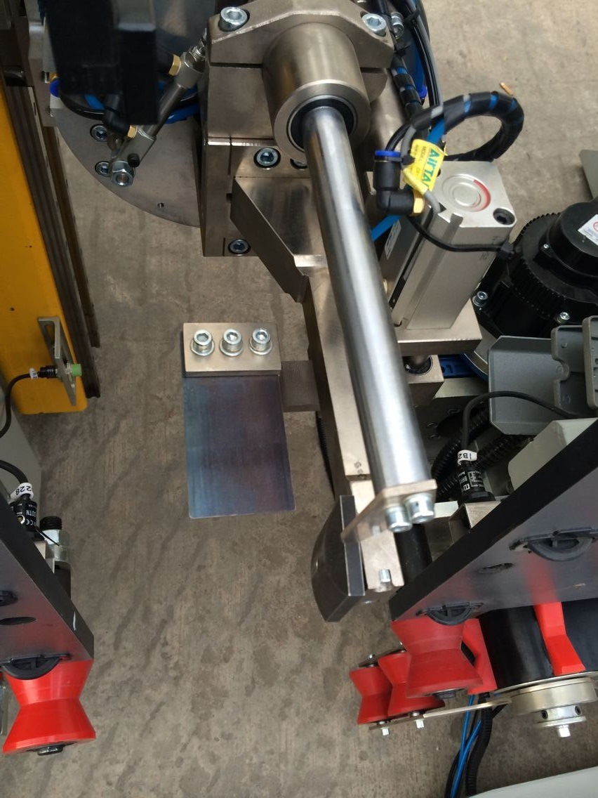 High Quality Insulating Glass Sealing Robot Automatic Insulated Glass Sealing Machine