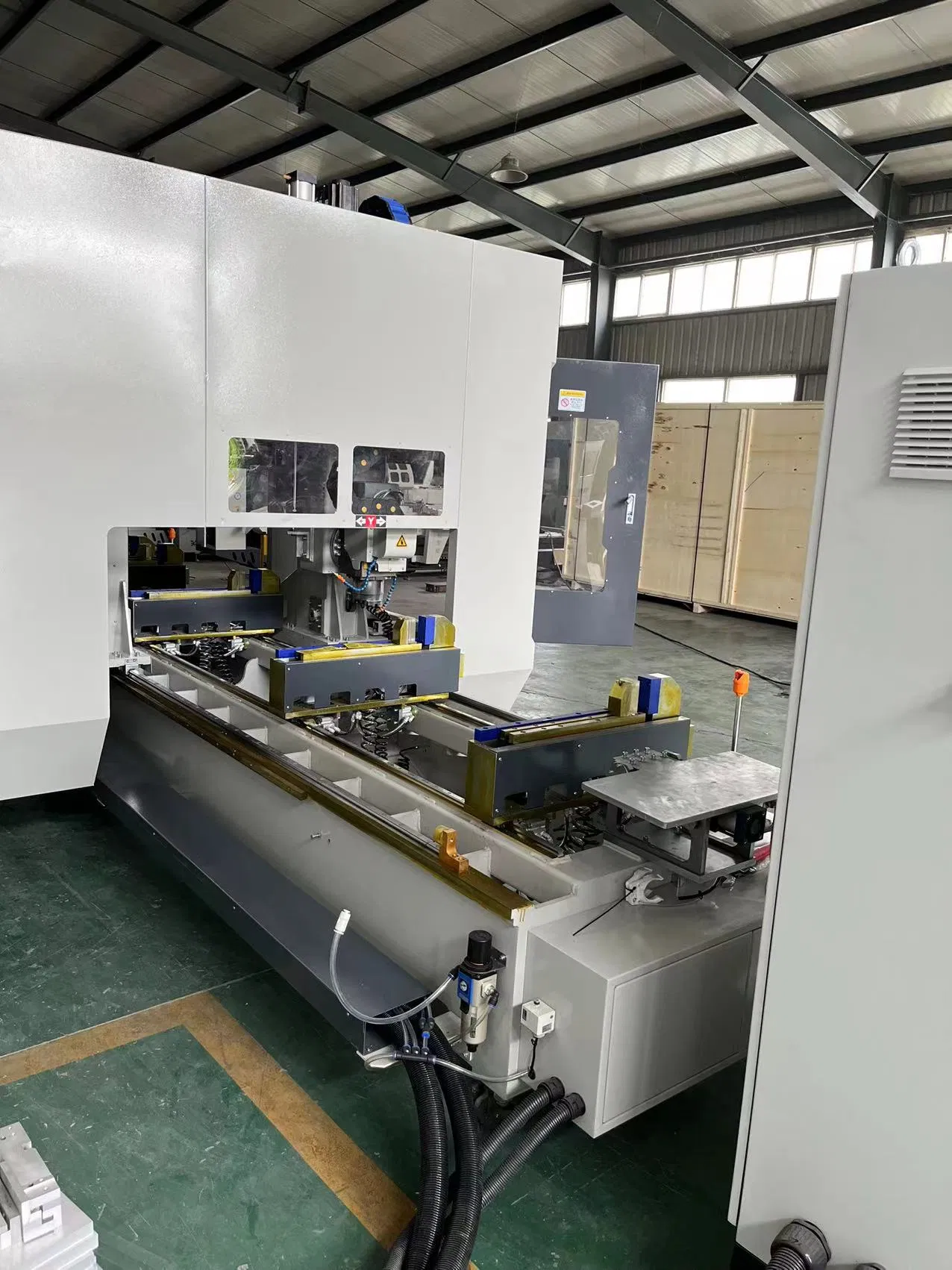 Aluminum Profile Curtain Wall Efficient Drilling Special Door and Window Equipment Aluminum Profile Four Axis CNC Machining Center with Patents and CE