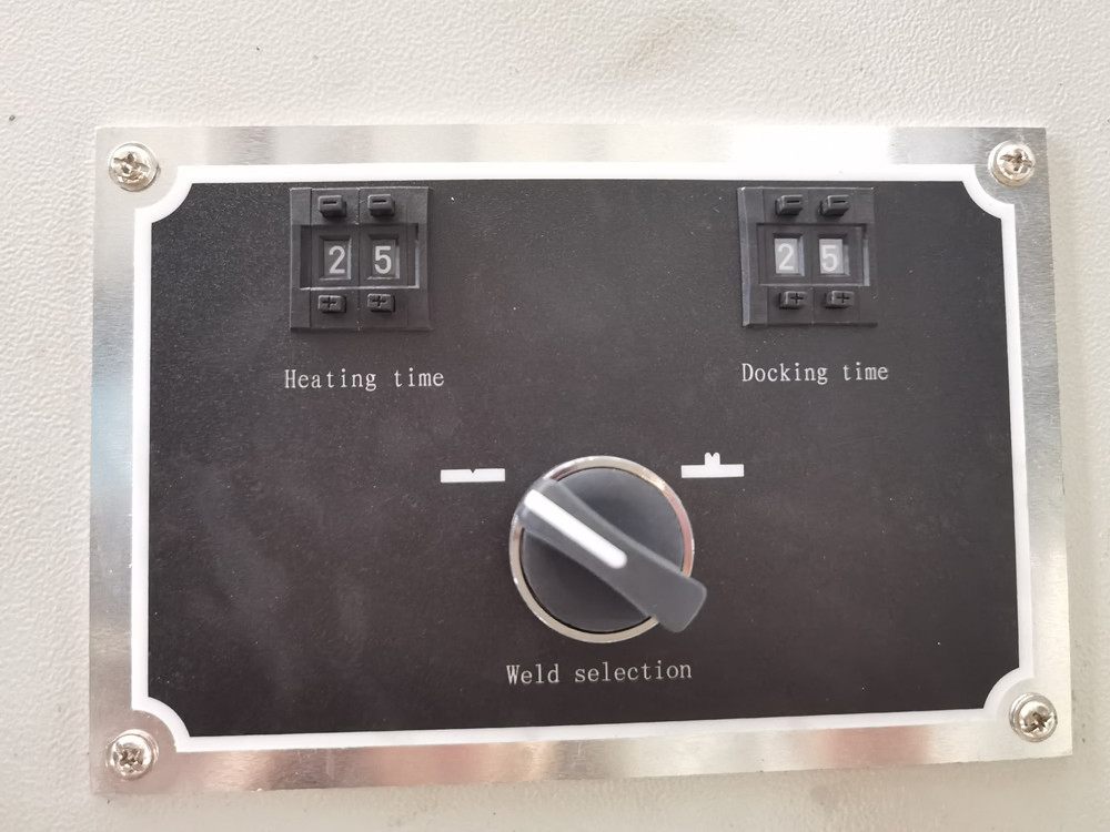 Nisen Wfh-2-4MD ISO CE UPVC Window Double Head Seamless Welding Machine Welding Equipment Plastic Profile Window Machinery