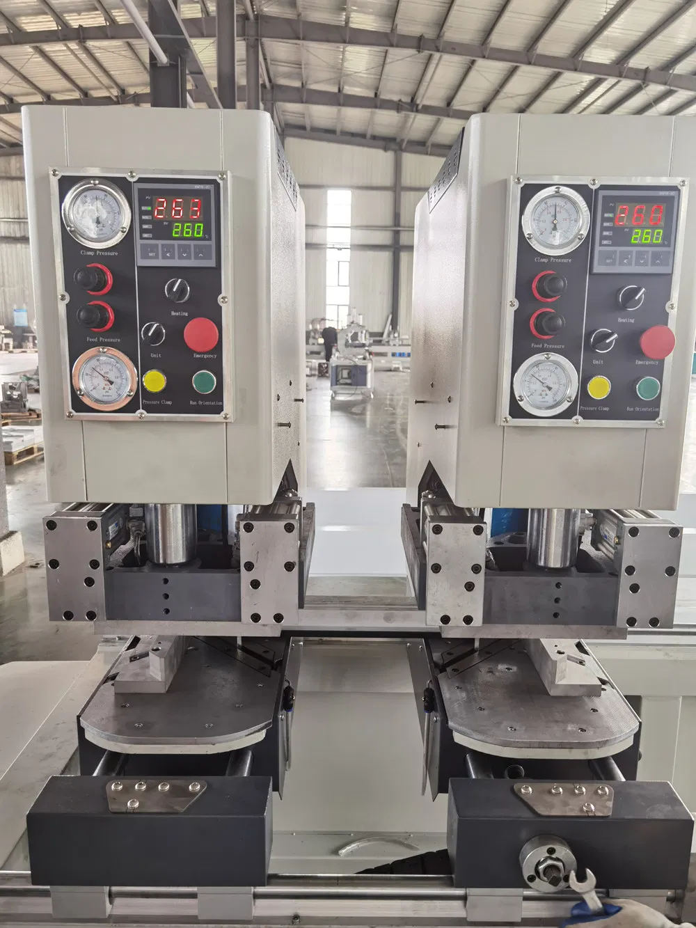 Nisen Wfh-2-4MD ISO CE UPVC Window Double Head Seamless Welding Machine Welding Equipment Plastic Profile Window Machinery