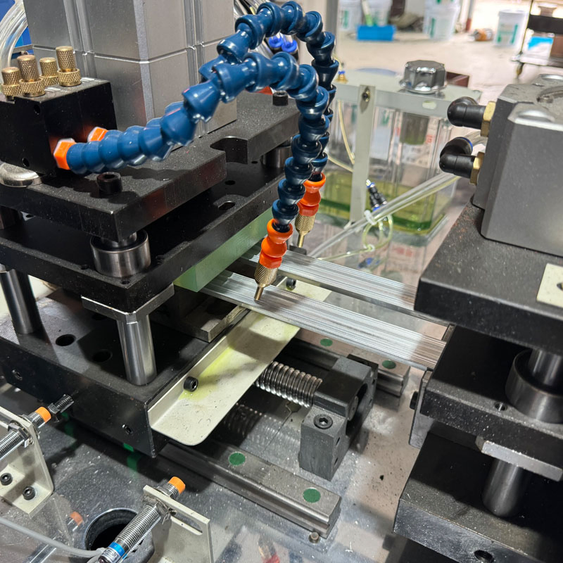 Parallel Groove Calmp Machines for Drilling Punching and Cutting Aluminum Profile