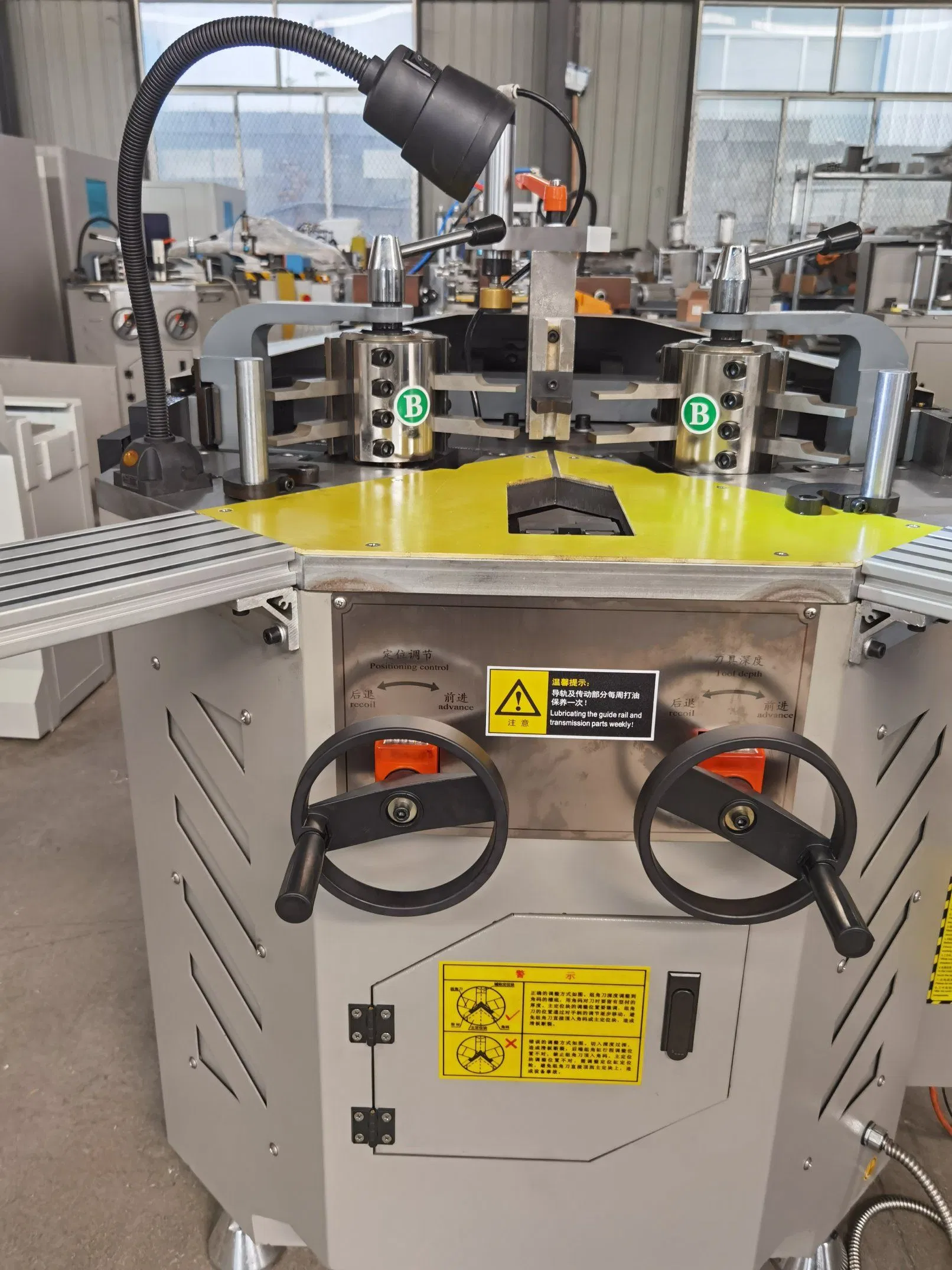 Efficient Aluminum Window Corner Crimping Machine