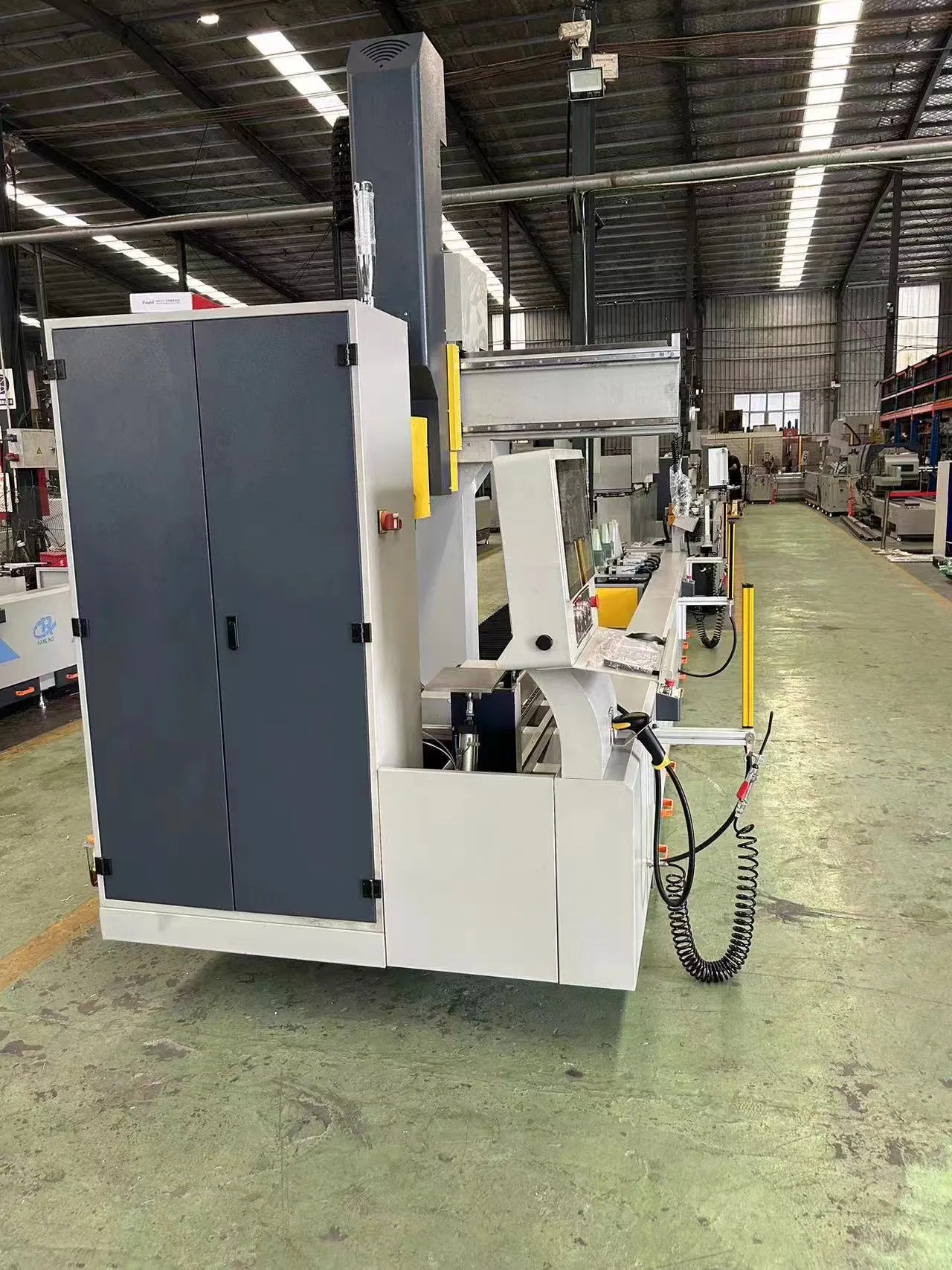 Window Machine Aluminum Profile Processing Center 4 Axis CNC Gantry Machine Center Aluminum Profile Drilling and Milling Machine for Auto Parts Processing