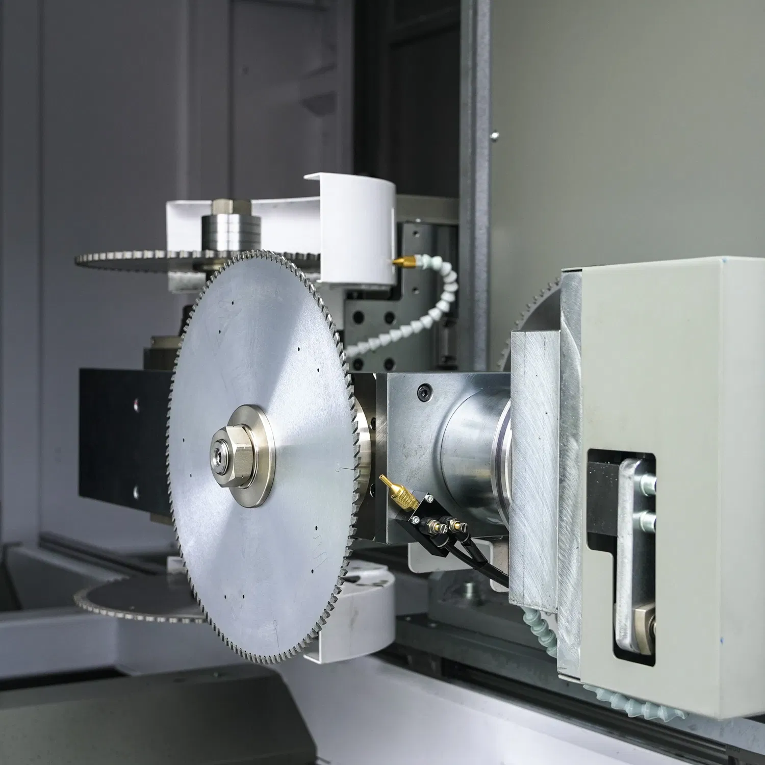 CNC 5 Axis Aluminum Profile End Milling Machine for Thermal Break Window Door Frame Curtain Wall Double Spindle 4 Cutters Miller for PVC Aluminum Alloy Template