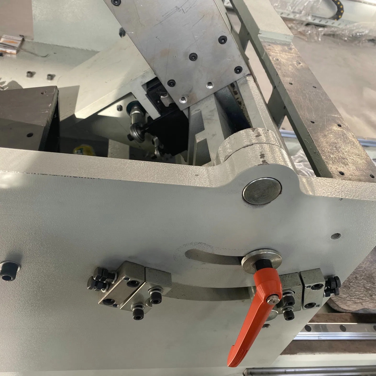 High Precision Aluminum CNC Double-Head Cutting Saw Aluminum Window Machine