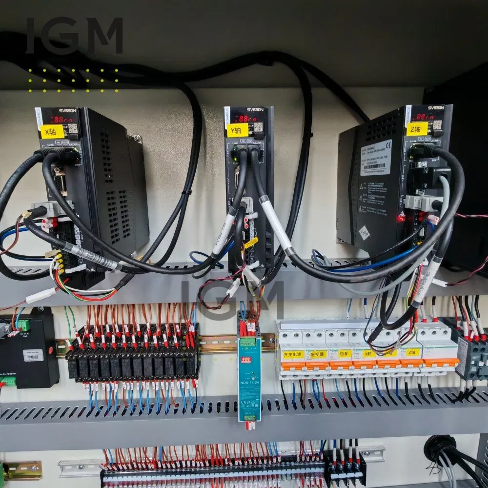 Automatic CNC Aluminum Profile Milling Machine Aluminum Window Machining Center