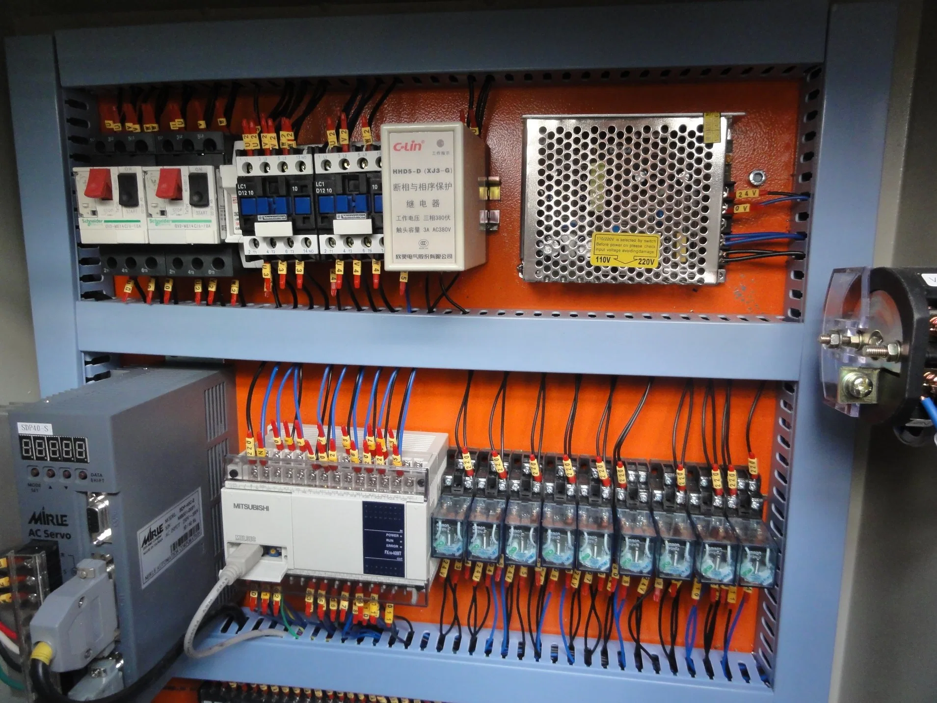 China Hot Sale UPVC Door Window Making Machinery Double Head Cutting Saw Machine