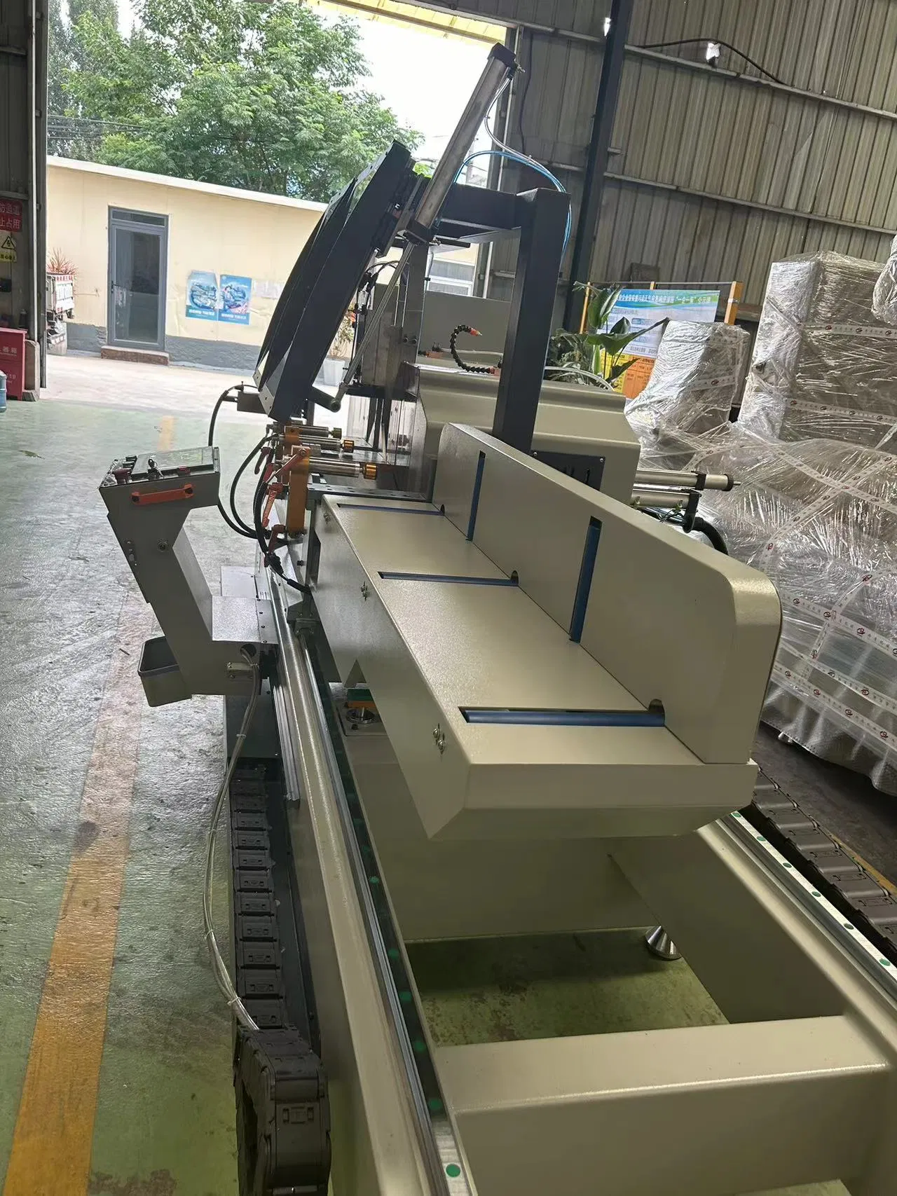 Automatic CNC 90 45 Degree UPVC Cutter Machine PVC Window Door Saw Double Head Mitre Saw Cutting Machine for Aluminum Extrusion Profiles