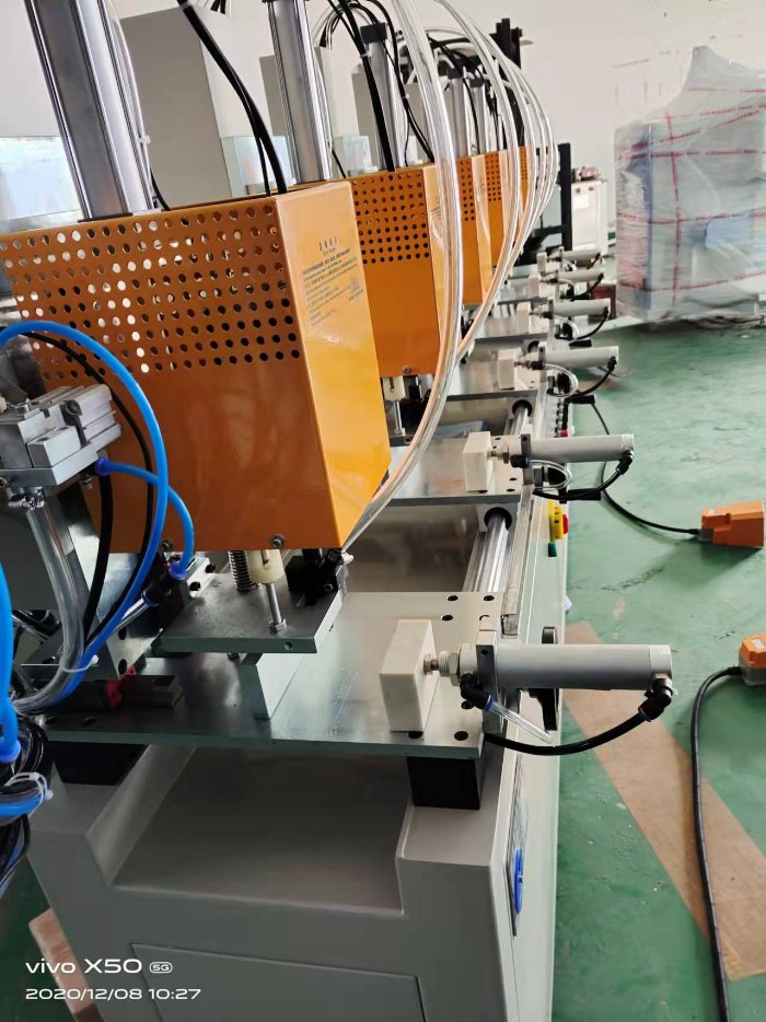 Cheap Price Four-Head Automatic Screw Fastening Machine of UPVC Window Machine
