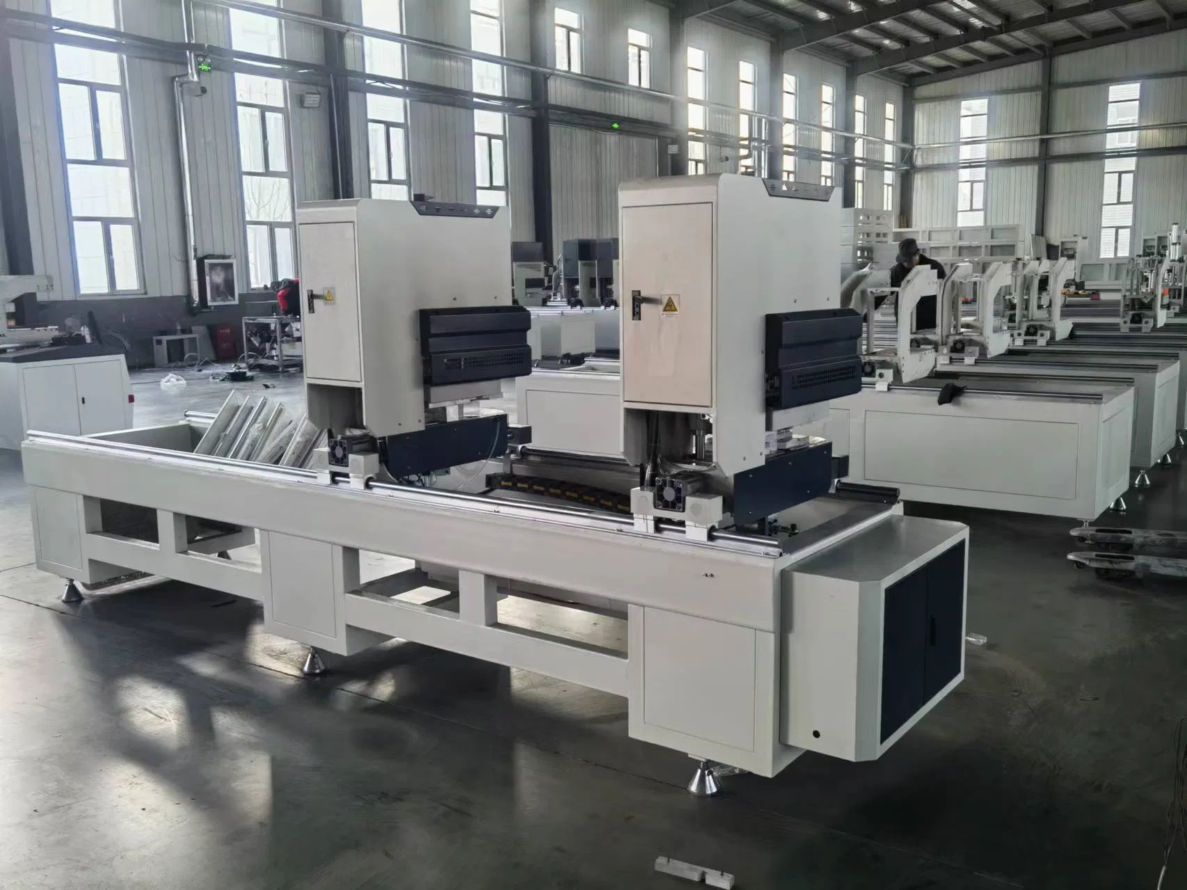 High-Grade Color Plastic Doors and Windows Aluminum Machine Double-Sided Two Heads Seamless Welding Machine/UPVC/PVC Window Making Machine