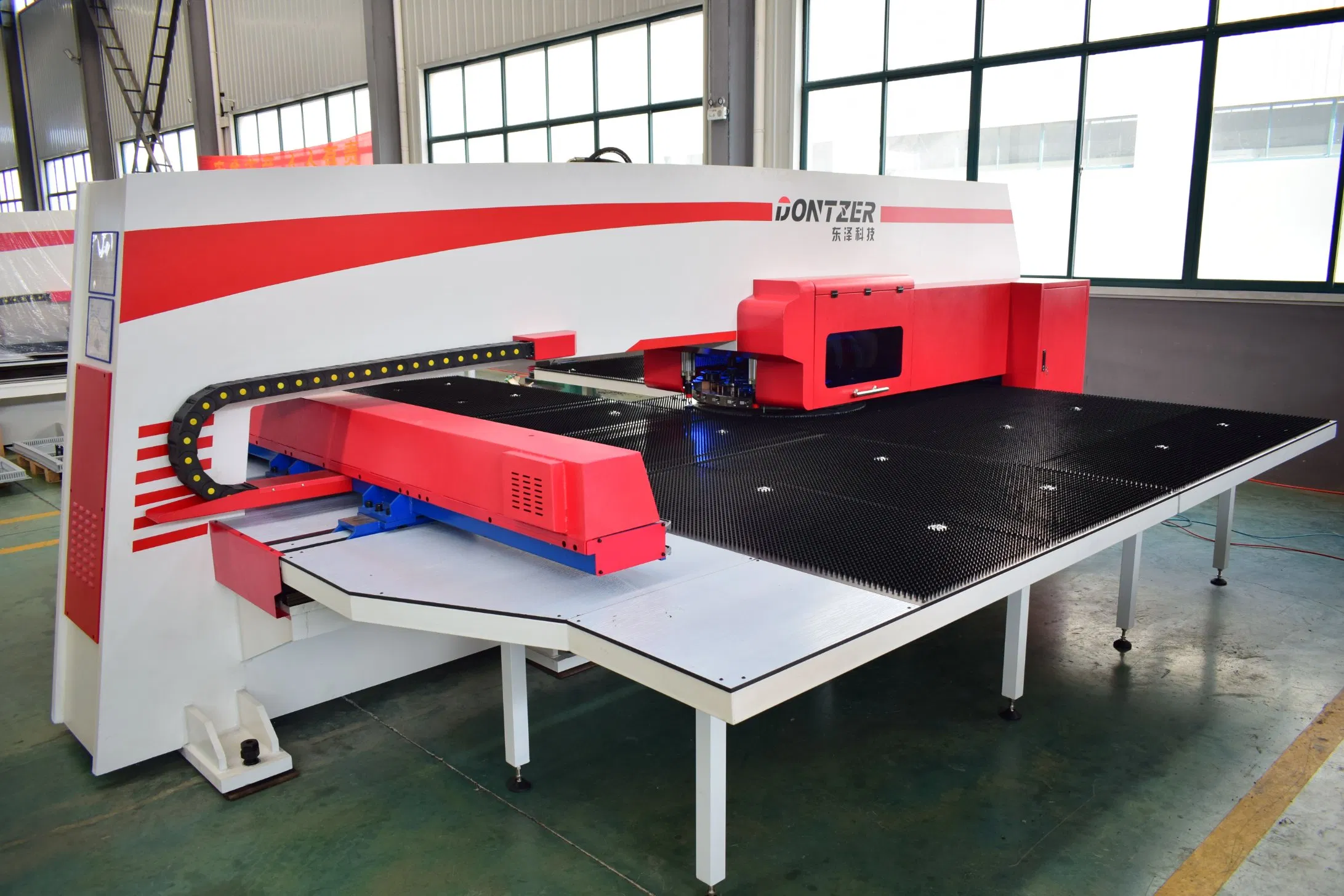 Punching Hole Holes Aluminum Aluminium Curtain Wall Drilling Metal Plate CNC Servo Turret Punch Press Machine /Turret Punching Machine /Turret Punch Machine