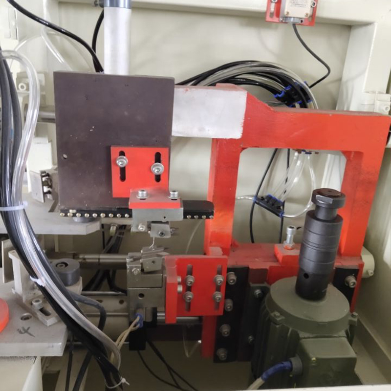 3cutters / 5cutters CNC Corner Cleaning Machine for PVC/UPVC Profile Welding Slags Cleaning