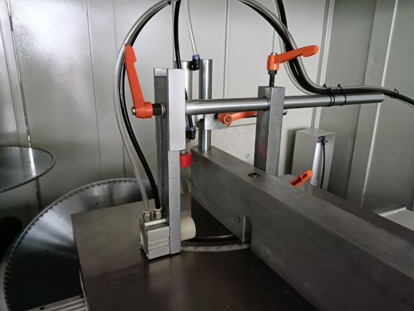 Notching Saw for Aluminum Curtain Wall Profile Machine