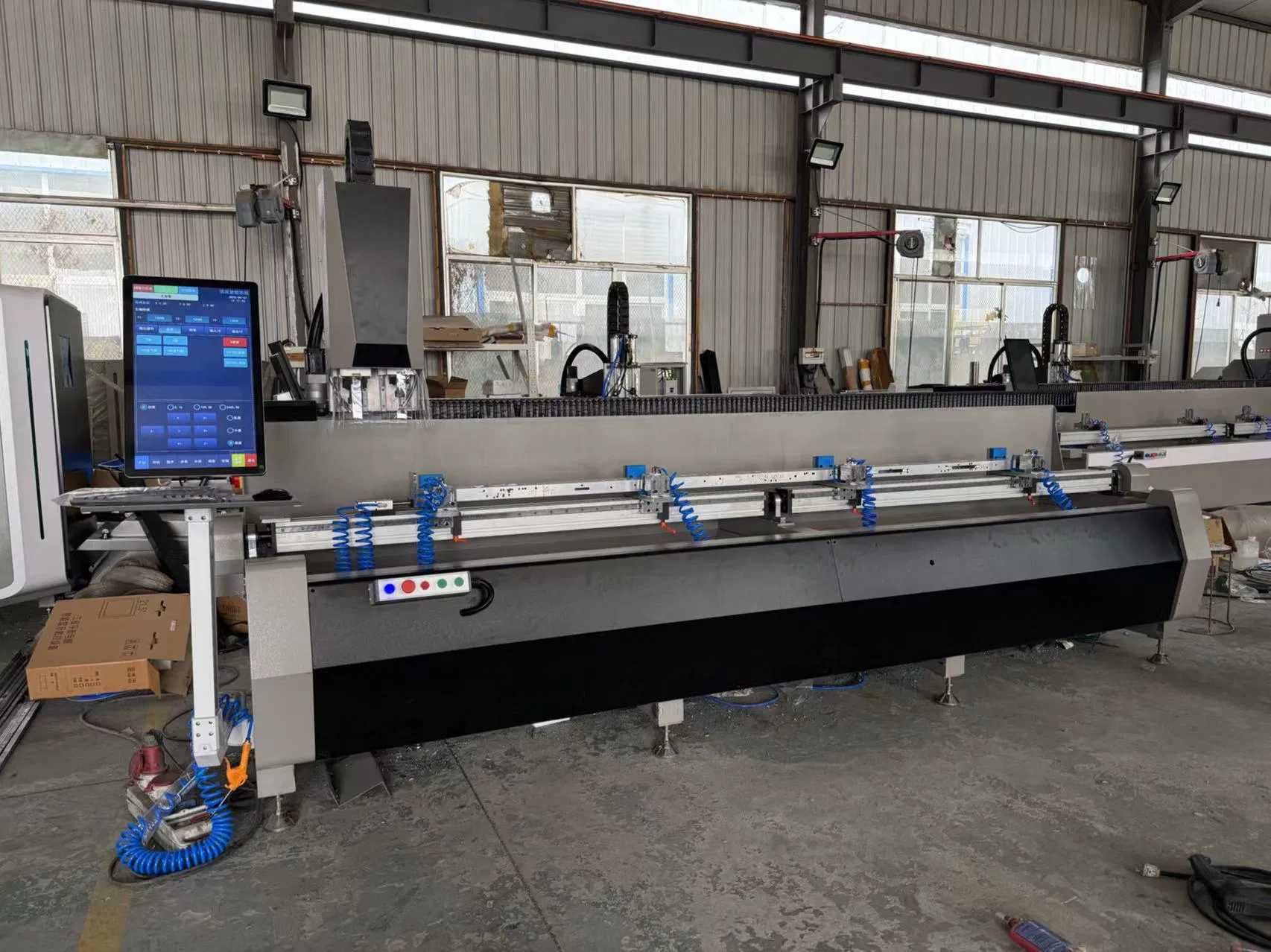 Double-Head CNC Machining Center for Aluminum Profile Milling and Drilling with Patents and CE