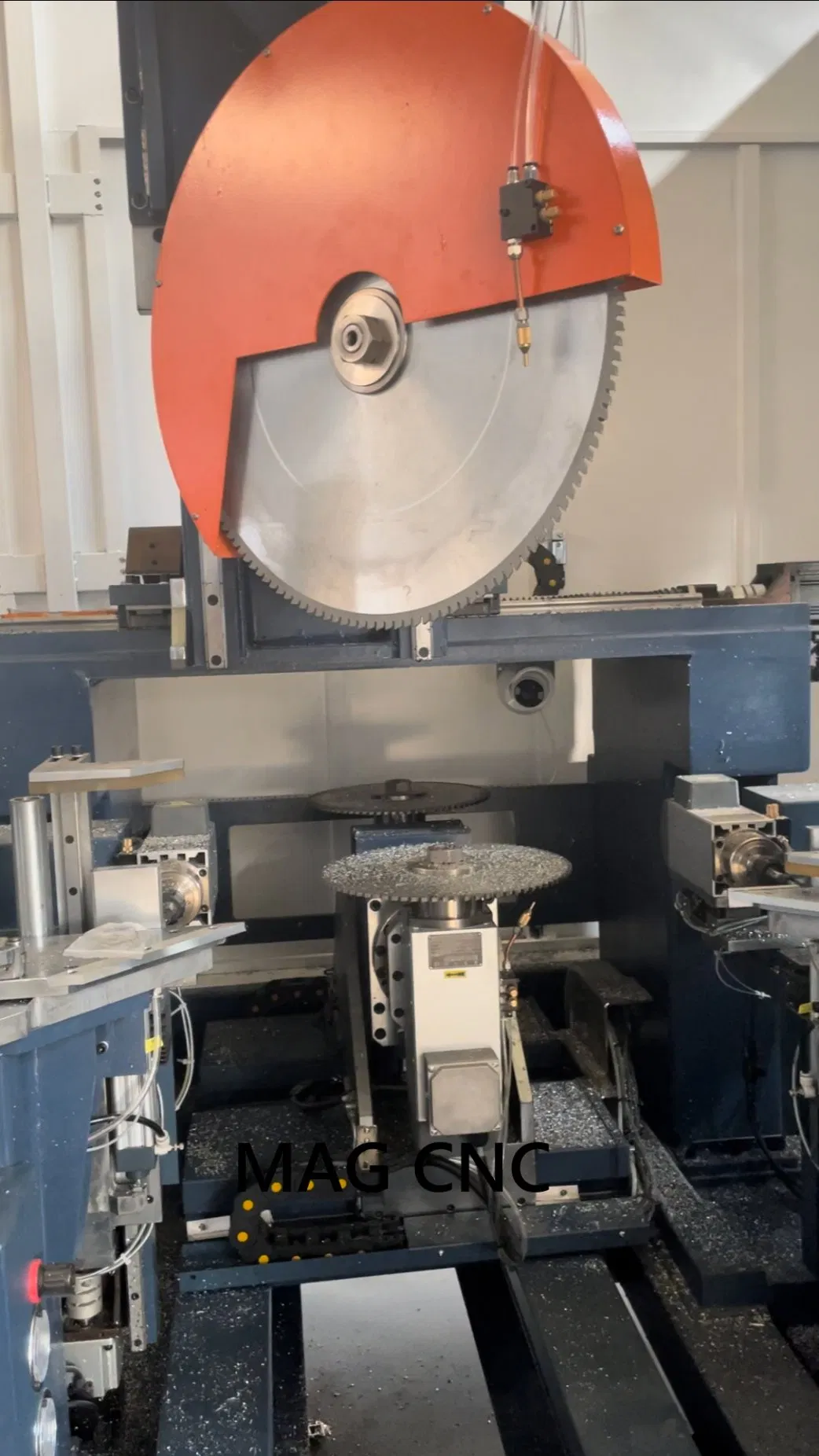 PVC Aluminum Window Door Cutting and Milling Machining Center