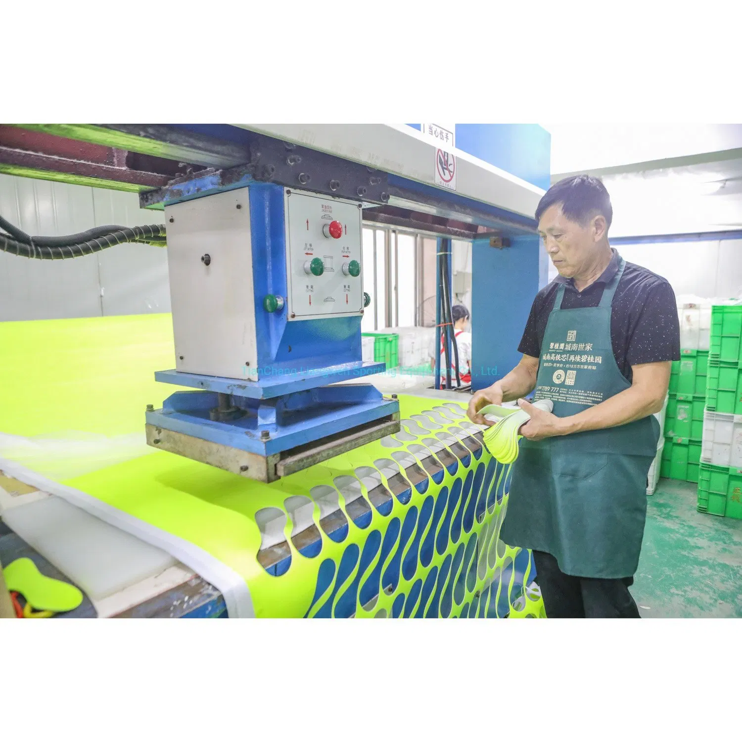 Factory Popular High Quality Custom Logo Official White and Optic Yellowtraining Softball Outdoor Sports Ball Equipment