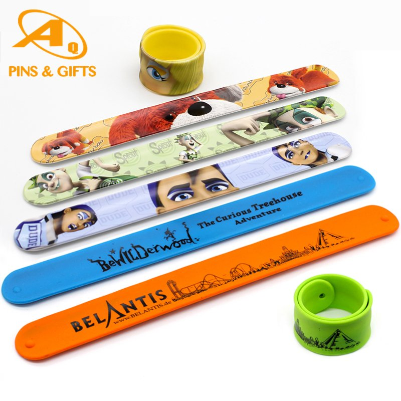 China Custom Fashion Logo Sport Rubber Silicone Reflective Customized Embossed for Promotional Gift Insect Repellant Slap Wristband Bracelet