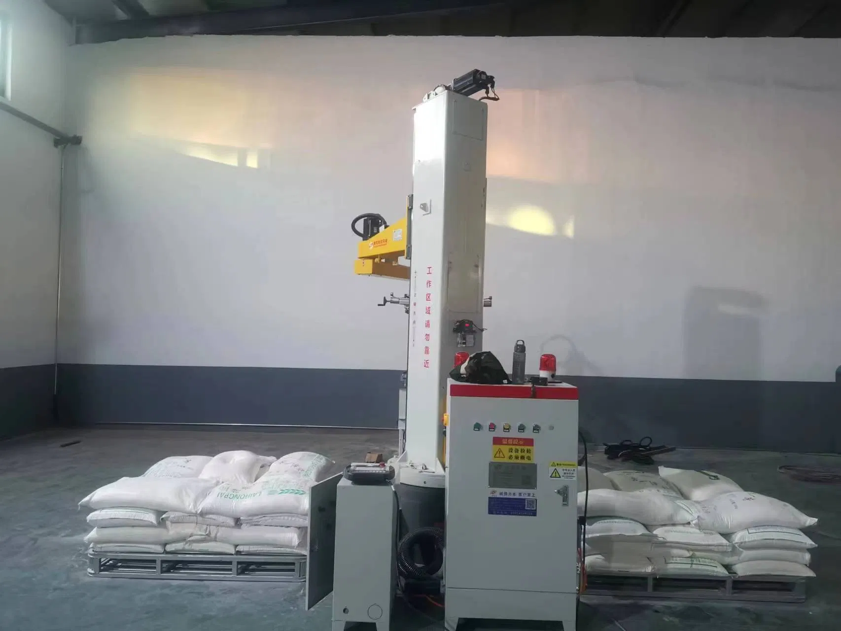 Four-Axis Palletizing Robotics for Integrated Material Handling Automation