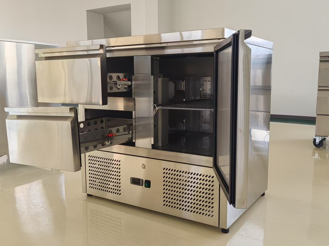 EU Stainless Steel Commercial Kitchen Ventilated Back Bar Counter Cooler with Top Workbench Hc Free Refrigerator Used for Salad/Sandwich/Pizza Display and Stock