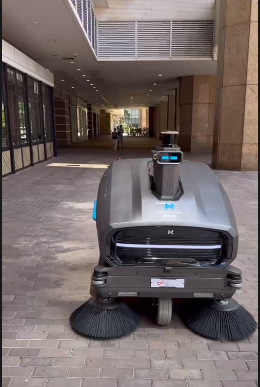 Custom Intelligent Patrol Cleaning Robot Sweeping Floor Robot for Office Building Shopping Mall
