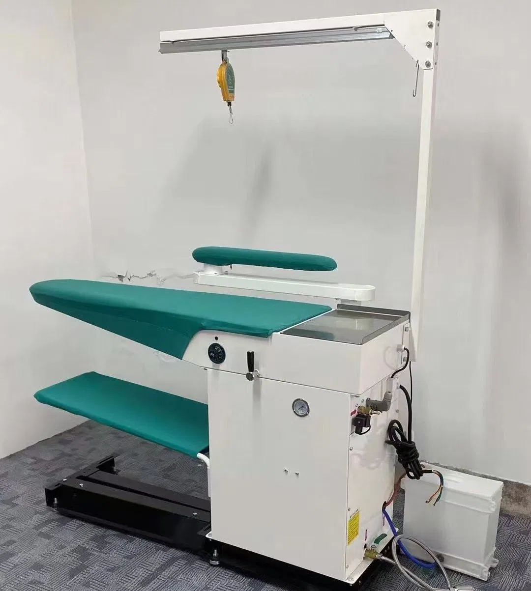 Professional Motorized Steam Extraction Vacuum Ironing Machine for Textile Industry