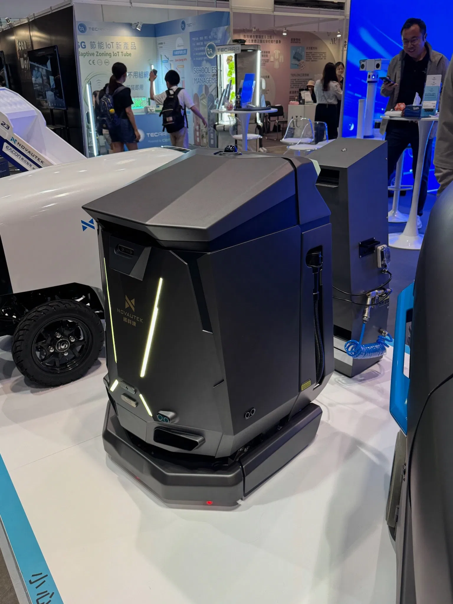 Commercial Floor Cleaning Robot Equipment Artificial Intelligence Industrial Robots Intelligent Sweeping Robot