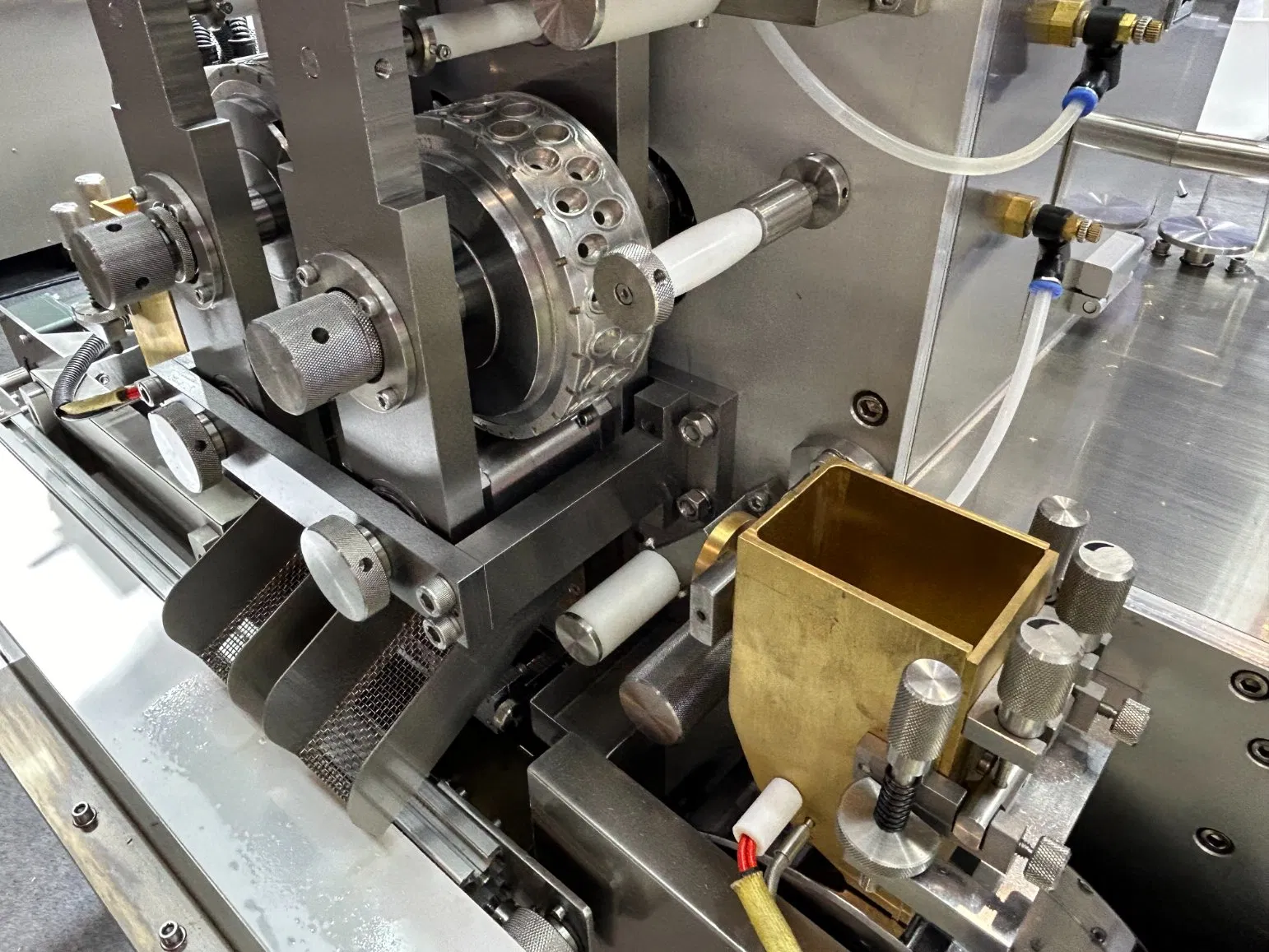 Línea de llenado de cápsulas de gelatina blanda automática
