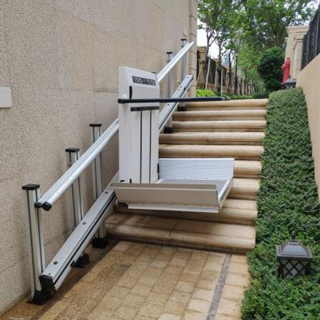 New Design Curved Stair Lift Used for Disabled Person/Inclined Wheelchair Lift Seat Lift