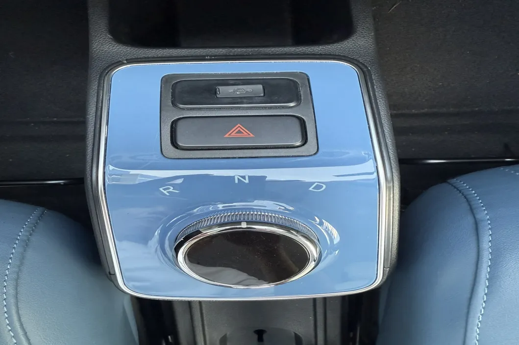 Vehículo Eléctrico Mini Espacioso Nuevo Coche de Energía Ofreciendo 100km/H Velocidad Máxima