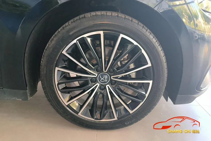Detalle del sedán eléctrico