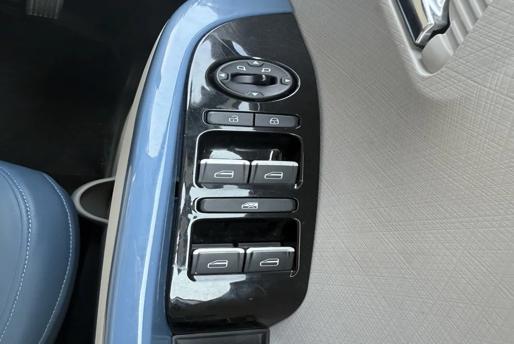 Vehículo Eléctrico Mini Espacioso Nuevo Coche de Energía Ofreciendo 100km/H Velocidad Máxima