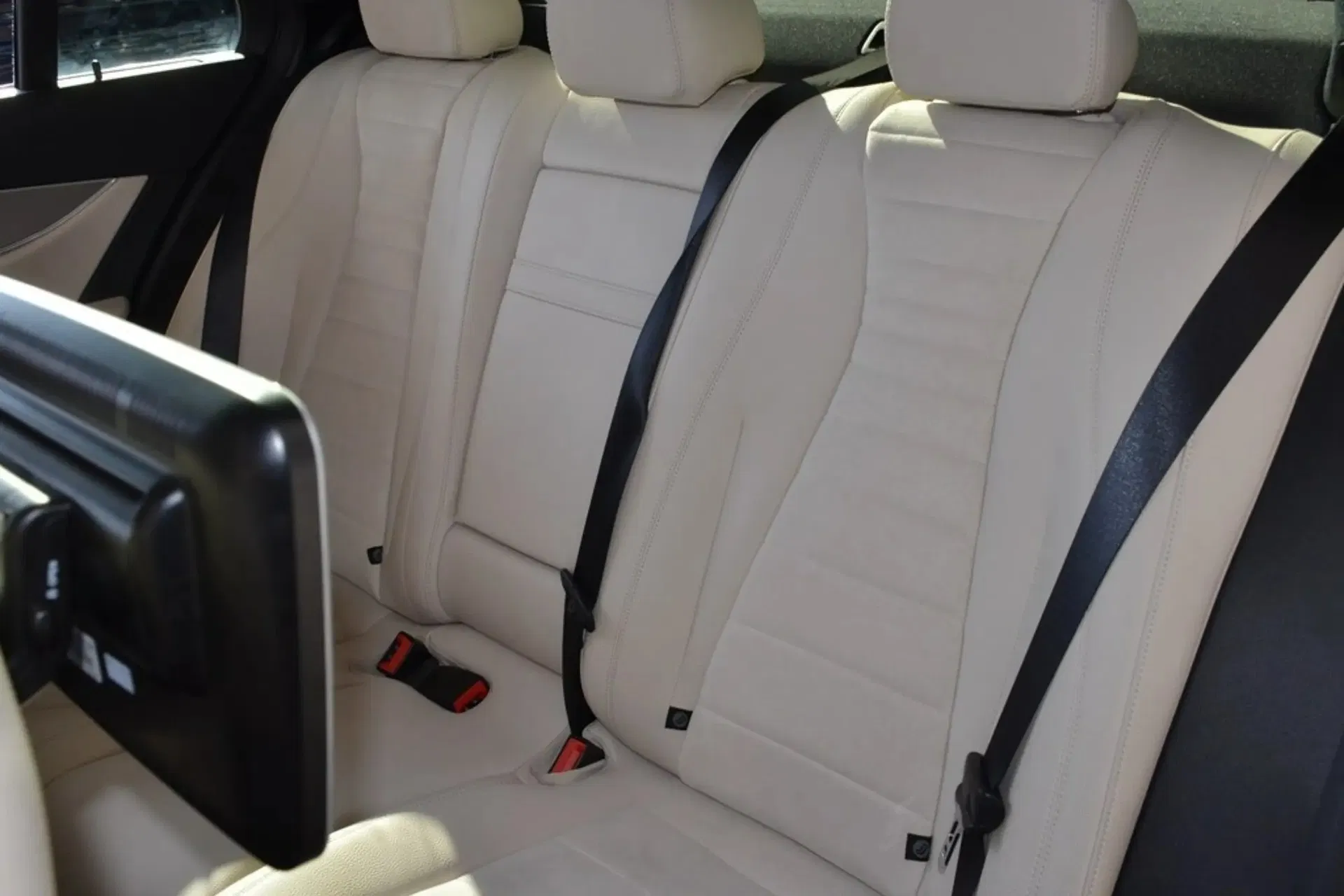 Mercedes Benz E-Class usado 2018 Negro Polar E300 Edición Deportiva Detalles