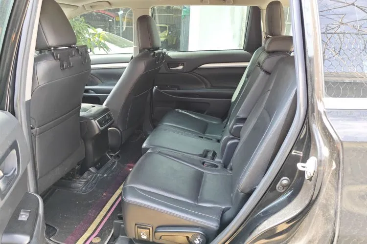 SUV Toyota Highlander Usado - Interior Confortable