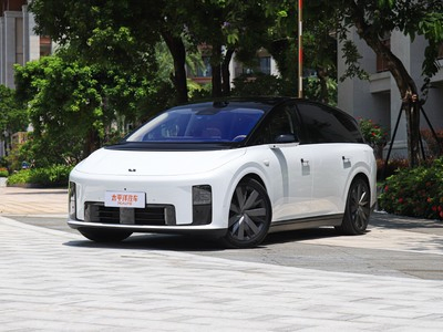 Coche inteligente insignia Lixiang I8 con conducción autónoma y cabina inteligente