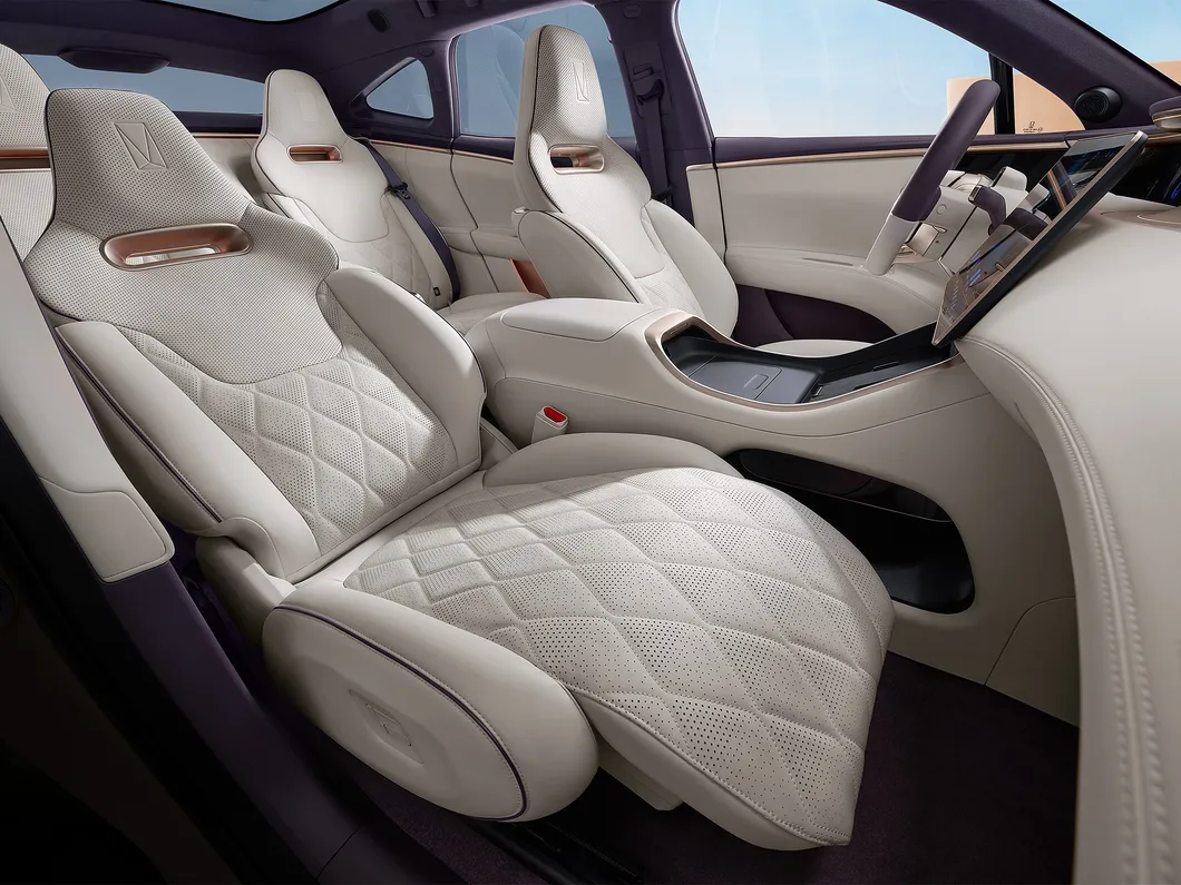Vista delantera SUV inteligente Avatr 11