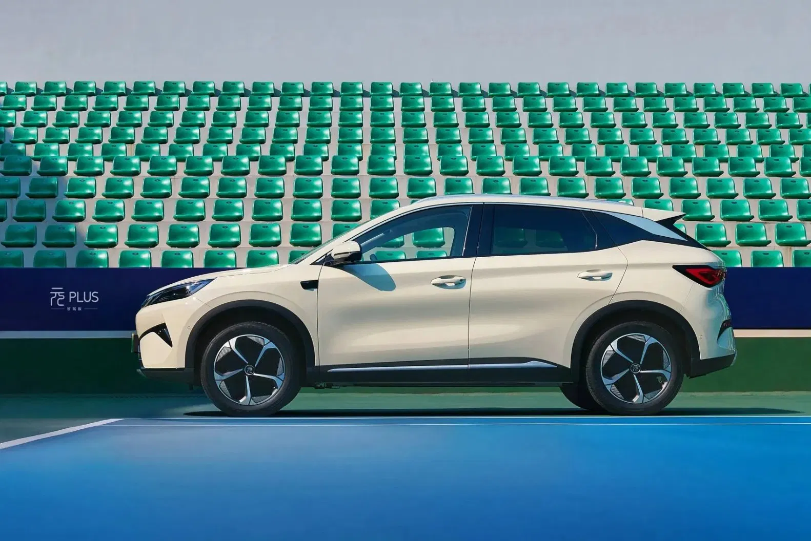 2025 Byd Yuan Plus 5-Seater Vehículo de Nueva Energía Espacioso SUV Compacto Eléctrico Inteligente para Adultos Usado