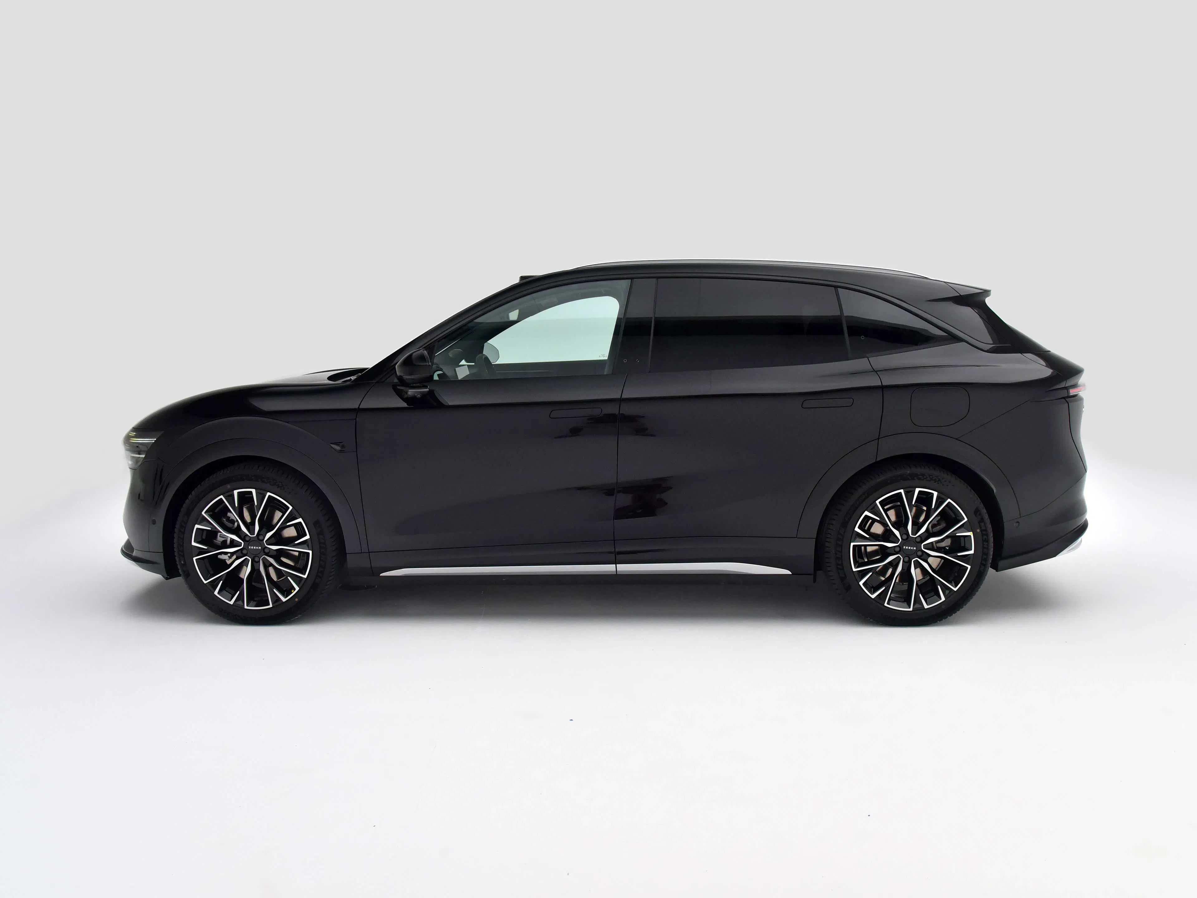 Venta Caliente Nuevo Modelo Zeekr 7X Eléctrico Puro 2025 75kwh Edición de Conducción Inteligente Rwd SUV Zeekr Coche Usado