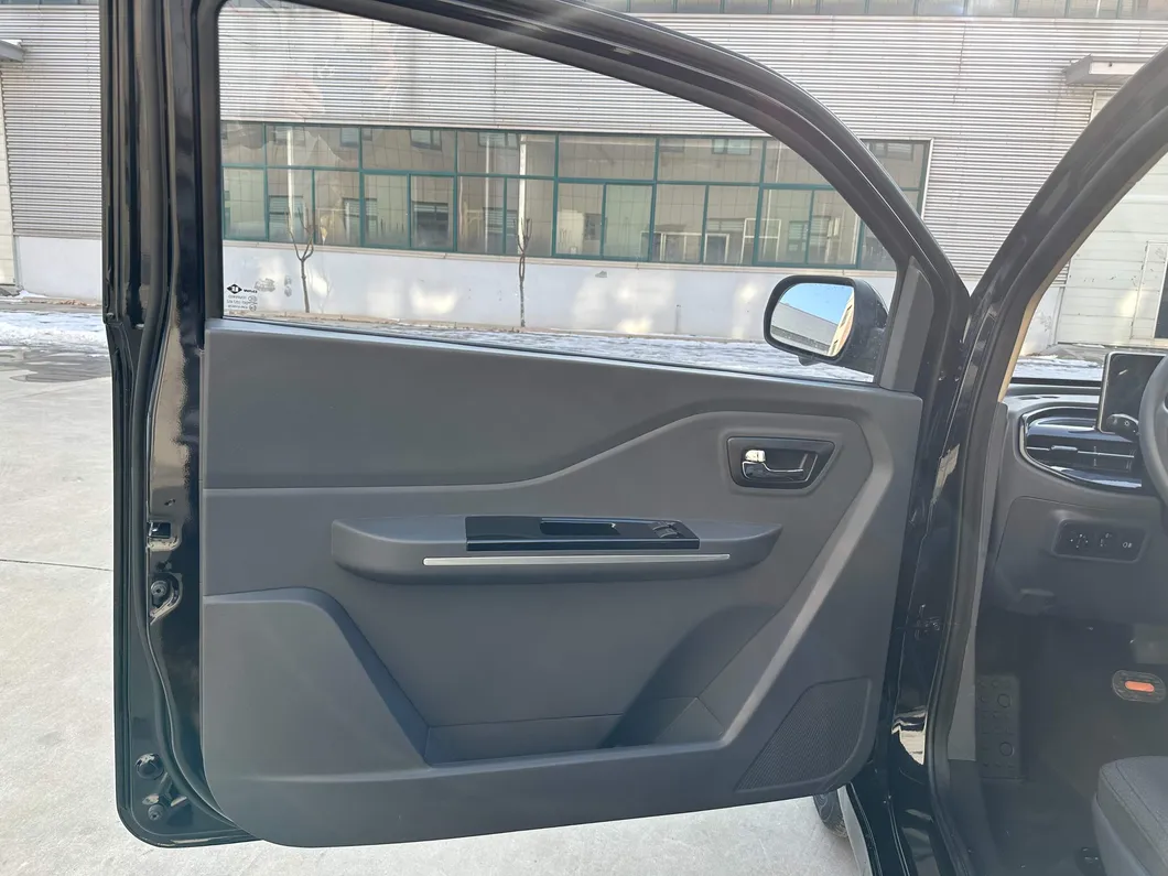 Nuevo Vehículo de Pasajeros de Energía Renovable Modelo Sedán 4 Coche Eléctrico de Alta Velocidad