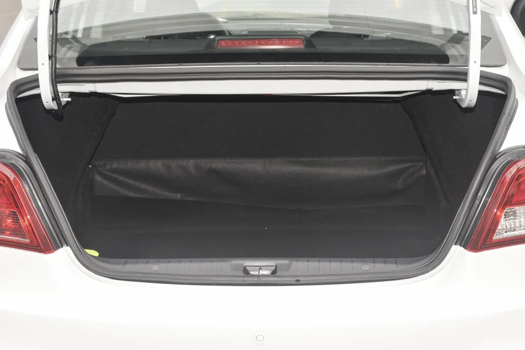 Dongfeng Aeolus E70 2023 Taxi Eléctrico Usado Sedan 5 Asientos Coche Eléctrico