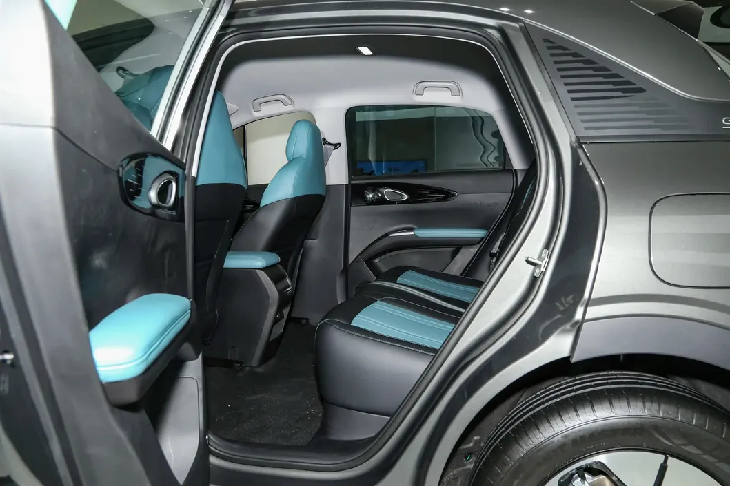 Coche eléctrico urbano compacto y ligero de nueva energía Geely Xingyuan