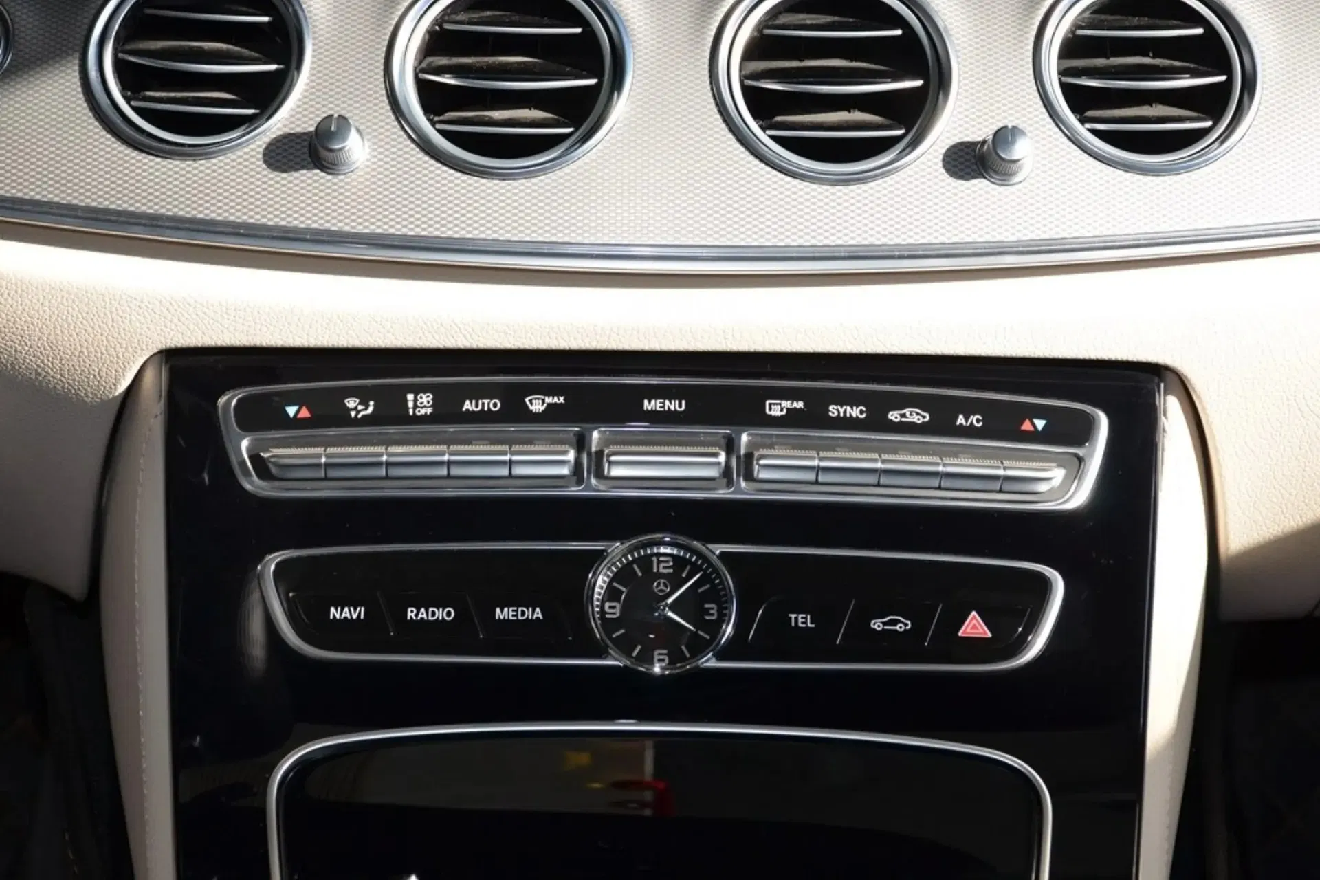 Mercedes Benz E-Class usado 2018 Negro Polar E300 Edición Deportiva Trasero