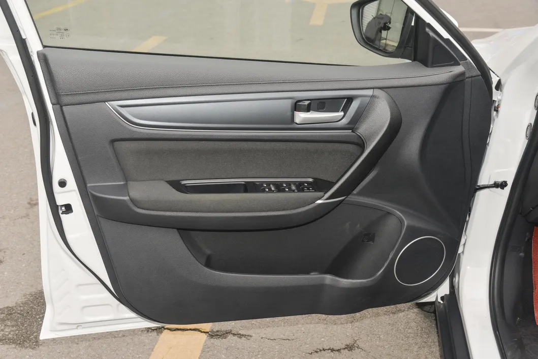 Dongfeng Aeolus E70 2023 Taxi Eléctrico Usado Sedan 5 Asientos Coche Eléctrico